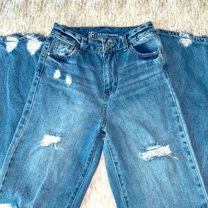 Wide leg Ripped Jeans!